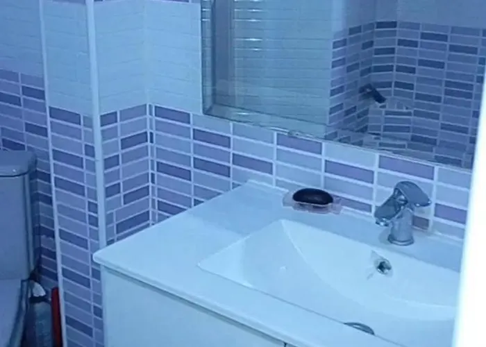 Apartamento Confortable アパート *